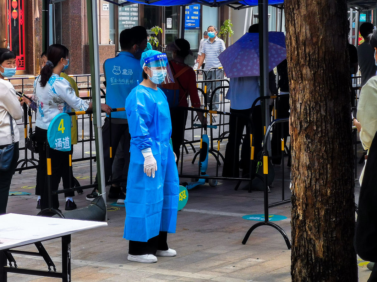 青春共筑防疫长城征文