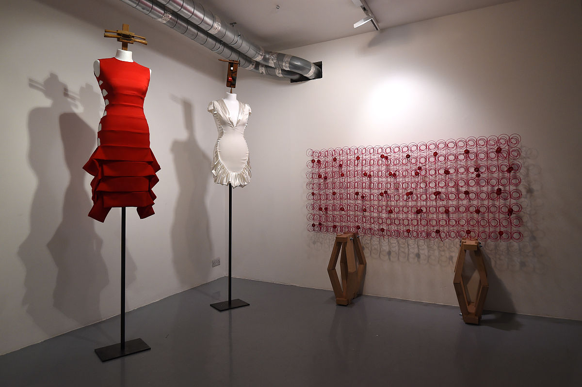 请为以“to fashion”为主题的网页写一小段简介，并翻译为英文。