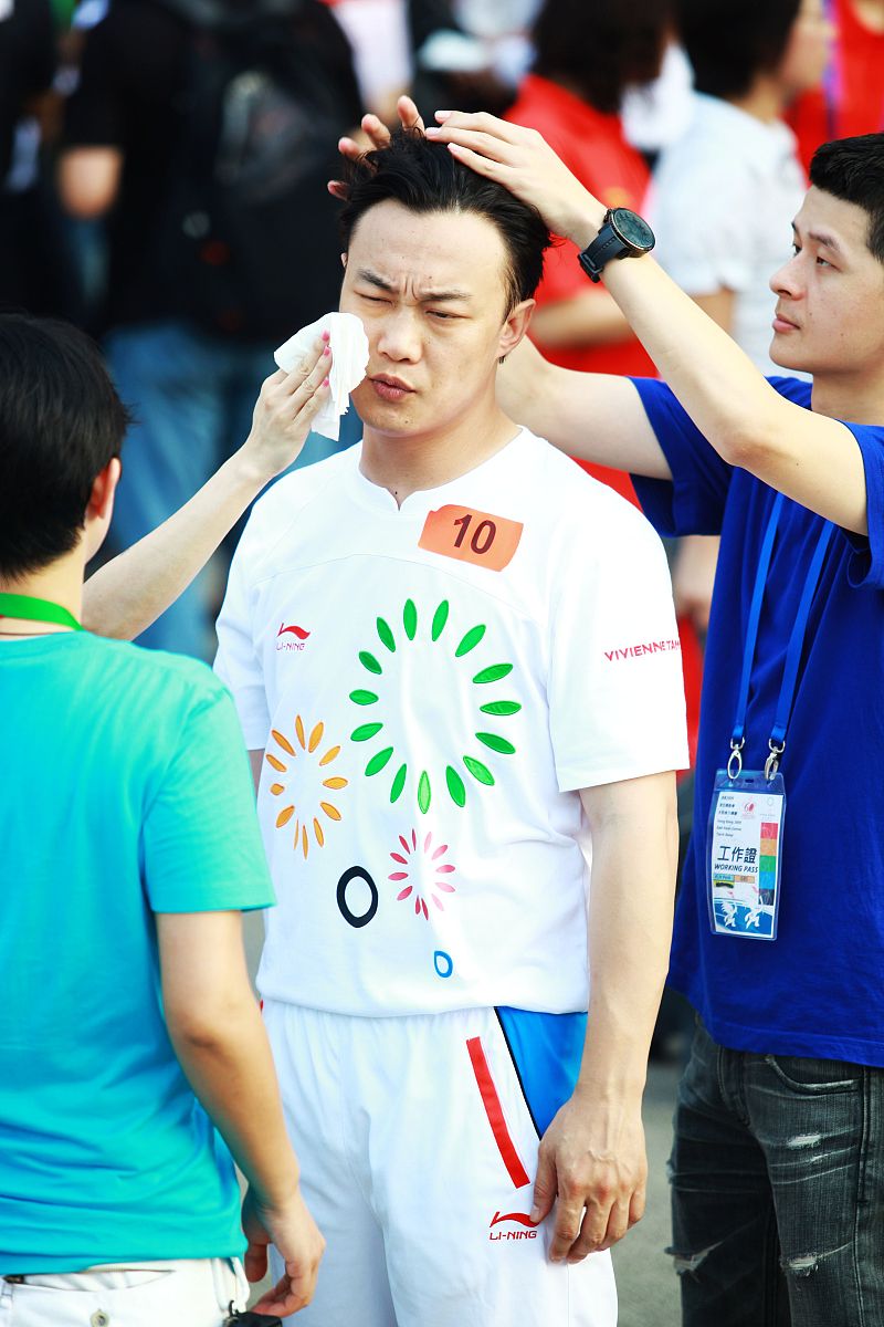 运动会朋友圈文案：燃情拼搏，为荣誉而战！