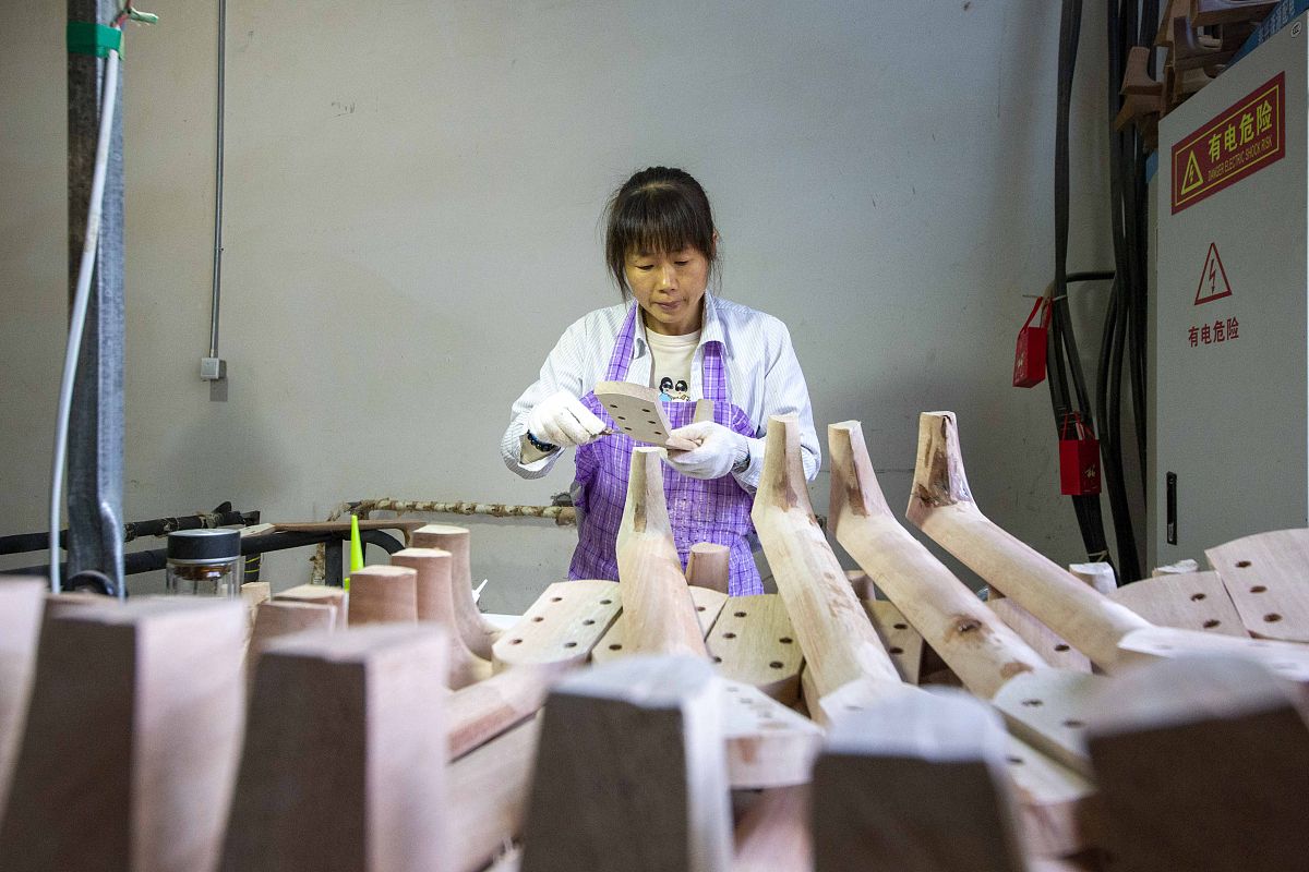 重庆夏季底层石膏快干腻子配方表（精确到克）