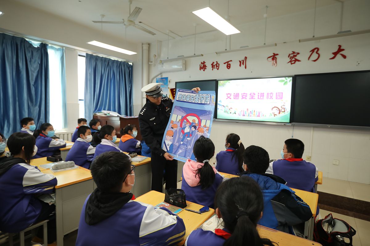 重庆市三峡卫生学校开展法制讲座