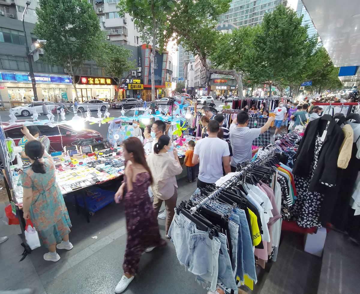 摆摊日记 |  大学城新天地广场选品初体验