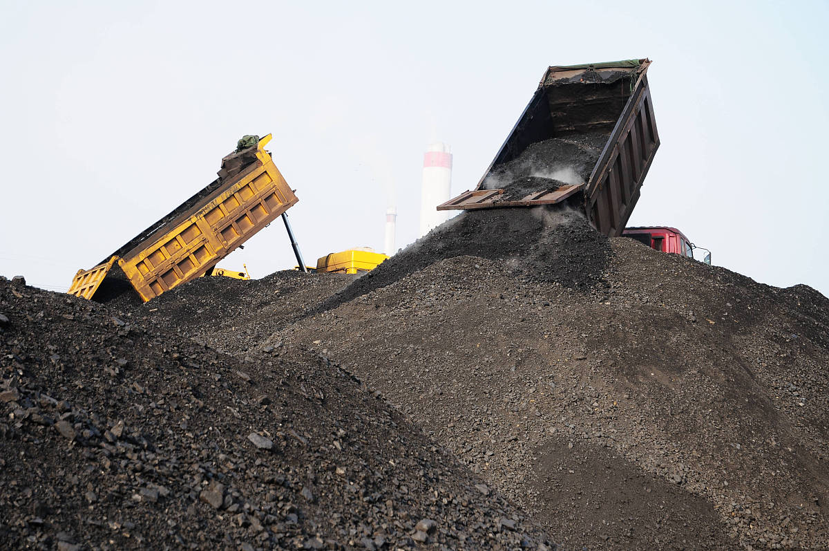 请对论文章节内容4 大唐平罗发电车间电力线路过载的维护对策 41加强负荷管理 进行写作保证其内容合理性和逻辑性不要乱写：