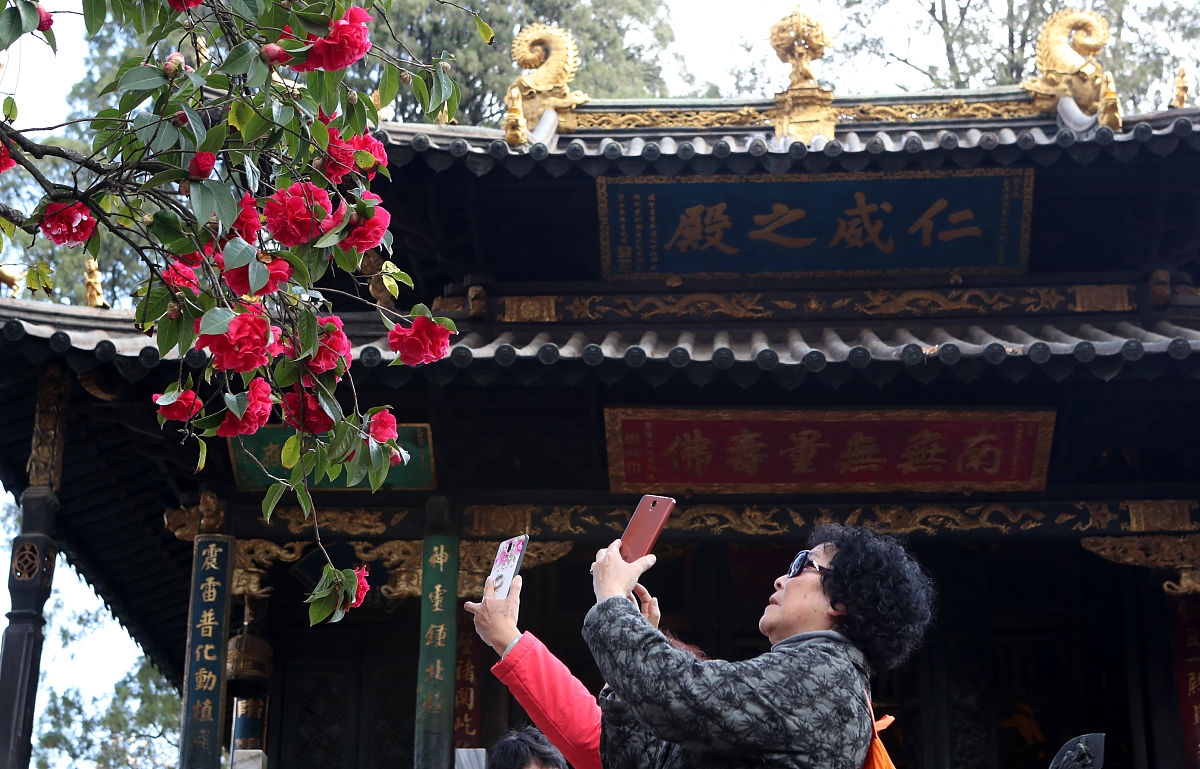 昆明重点公办学校报名费用是多少云南华西航空旅游学校