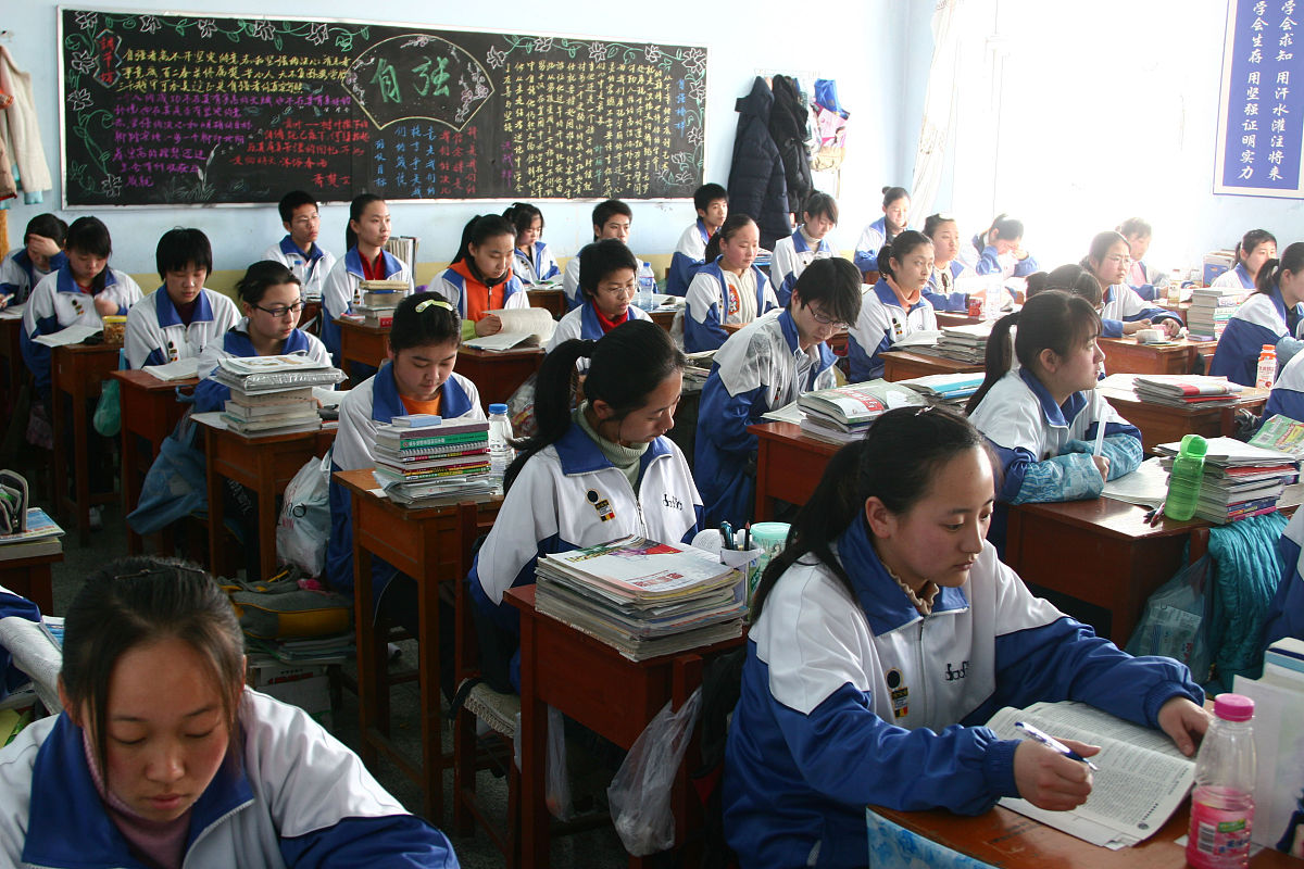 云南省漾濞县初中生学高铁学校要读几年-好不好