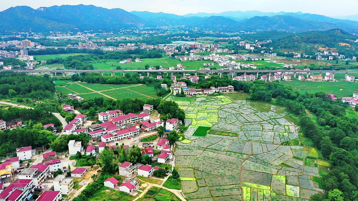 成都铁路专业学校学生未来发展前景：智能化、高速化和绿色化