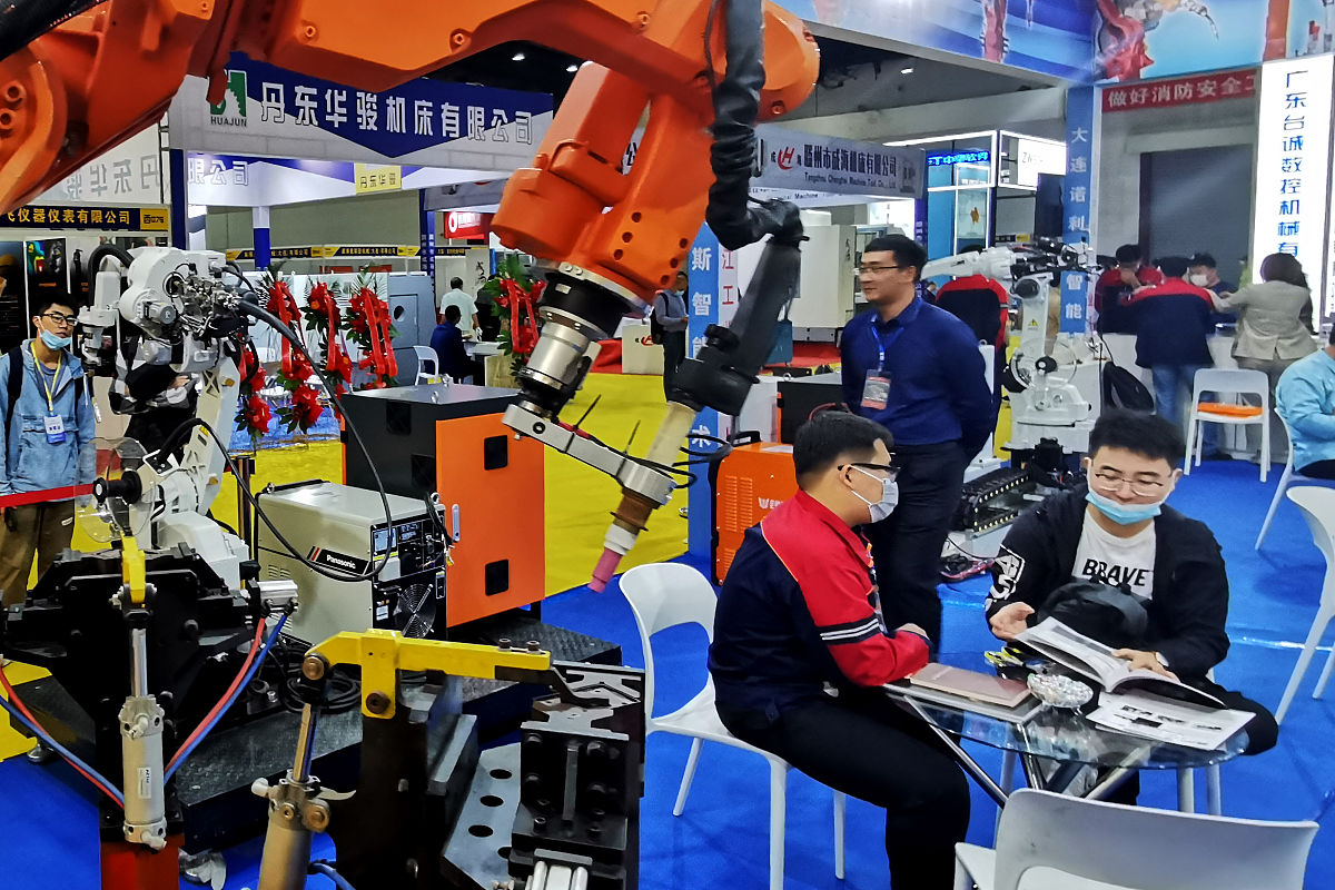 慈溪技师学院工业机器人应用与维护专业：就业前景及发展趋势