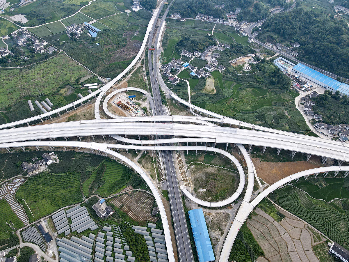 湖南高速铁路职业技术学院道路桥梁工程技术专业怎么样？ - 教学质量及未来发展方向