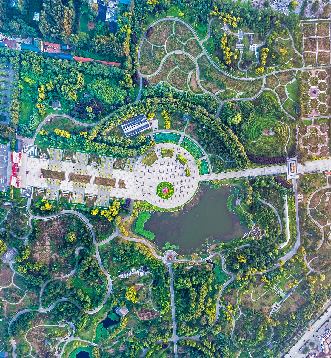 撰写题目为生态性背景下城市智慧公园的建造论文中的规划布局理念部分以济南市钢城区大汶河国家湿地公园为例