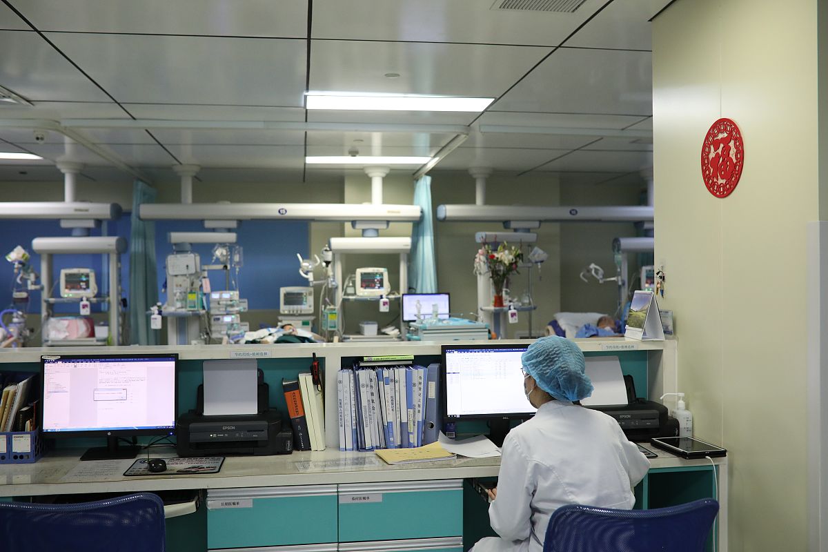 成都卫生学校都开设了一些什么专业