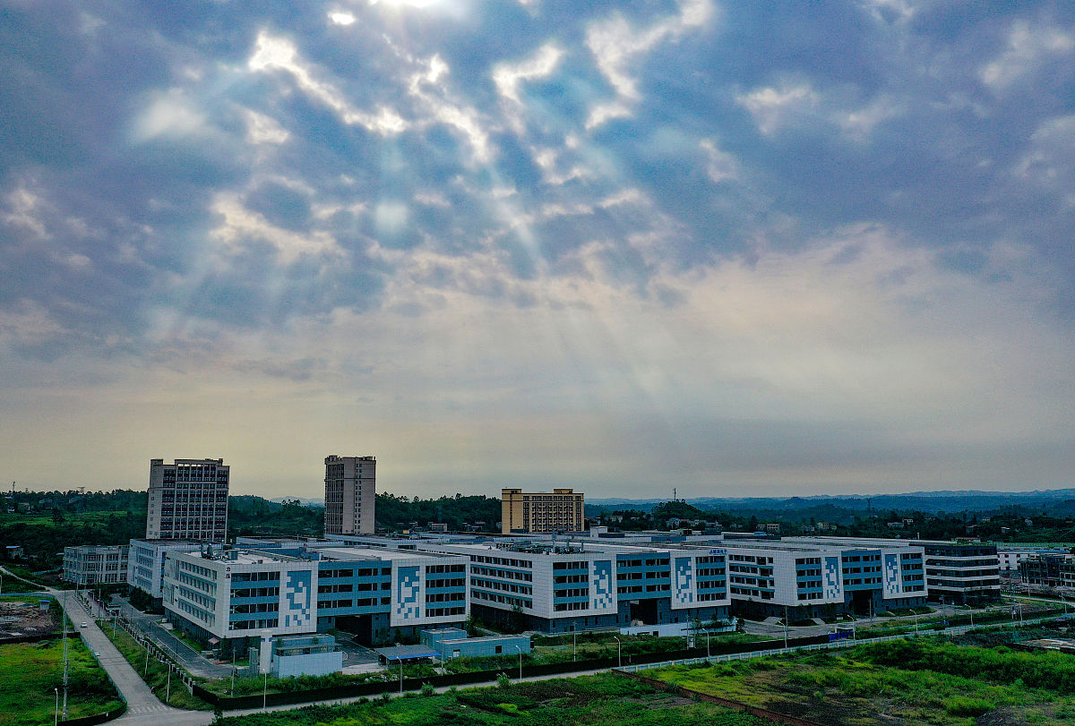 四川航天职业技术学院地址：位于德阳市旌阳区