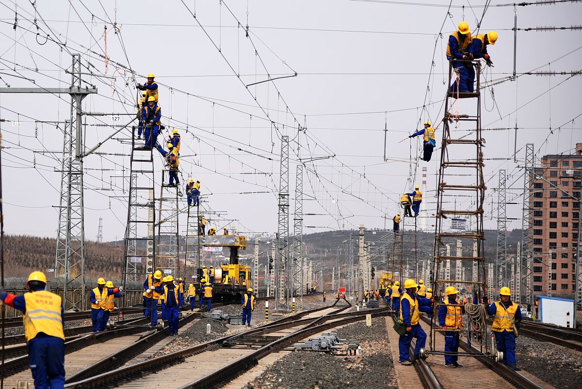 成都铁路职业技术学院专业课程：铁路工程、车辆、信号等