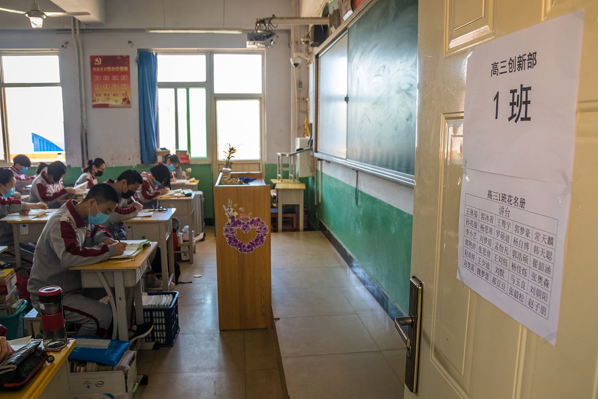 班级工作汇报：学习进步，活动丰富，共创优秀班集体