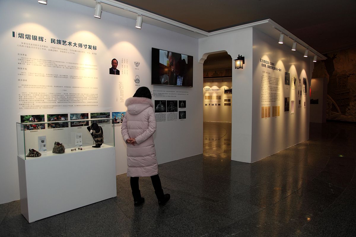 室内展板：中文名称、应用及类型