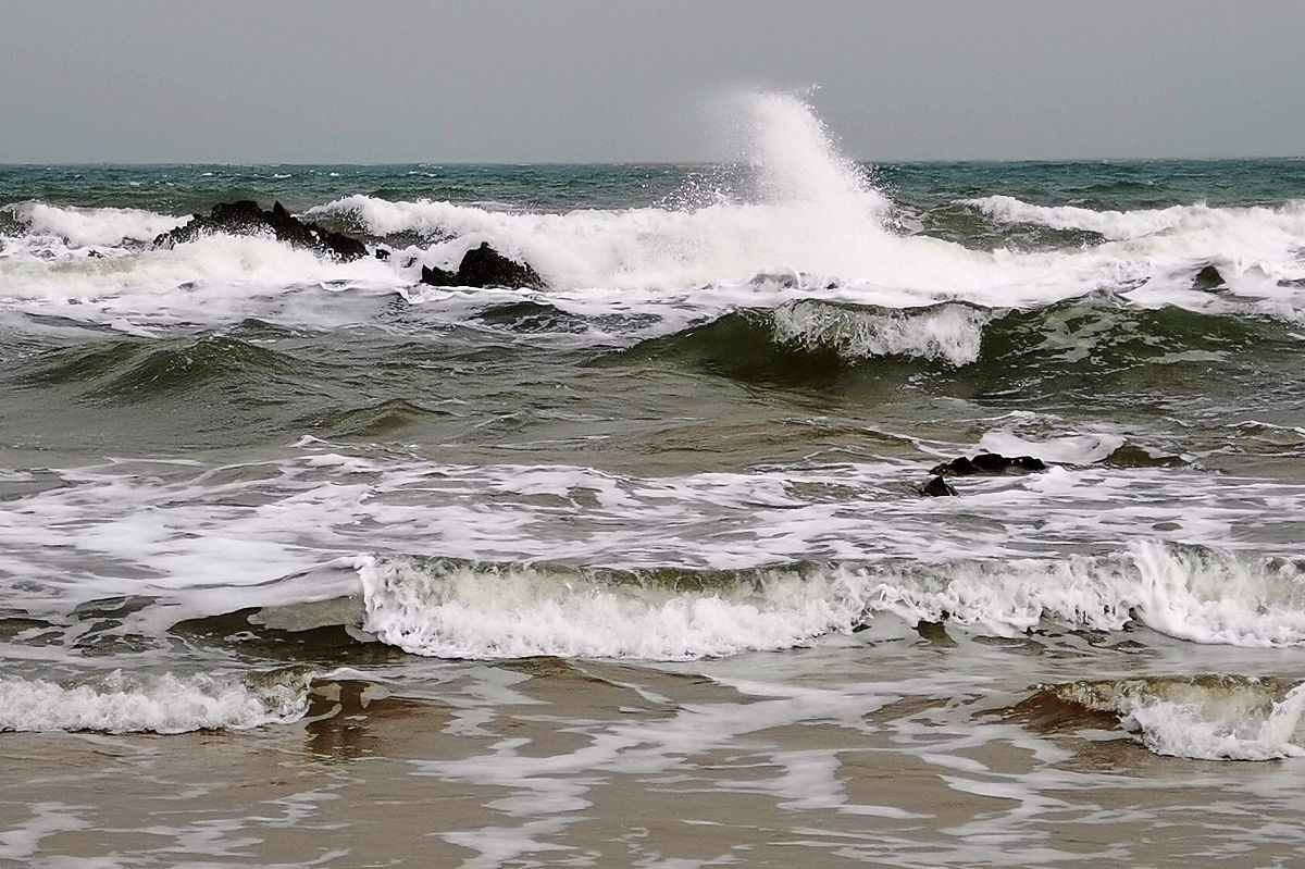 船之优雅：十个四字短语，描绘航海之美