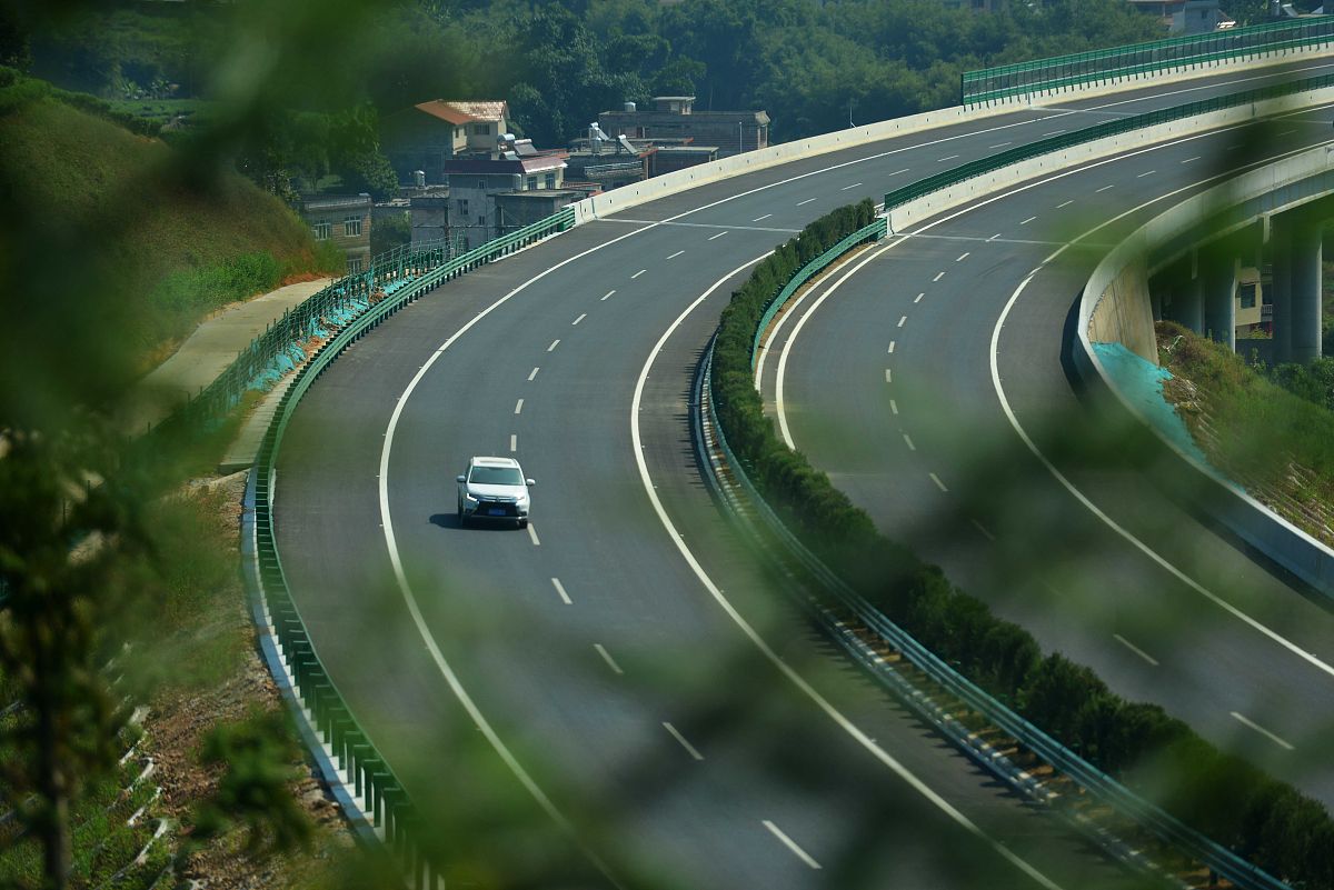 安徽公路工程技工学校2021年招生简章 - 培养公路工程技术人才