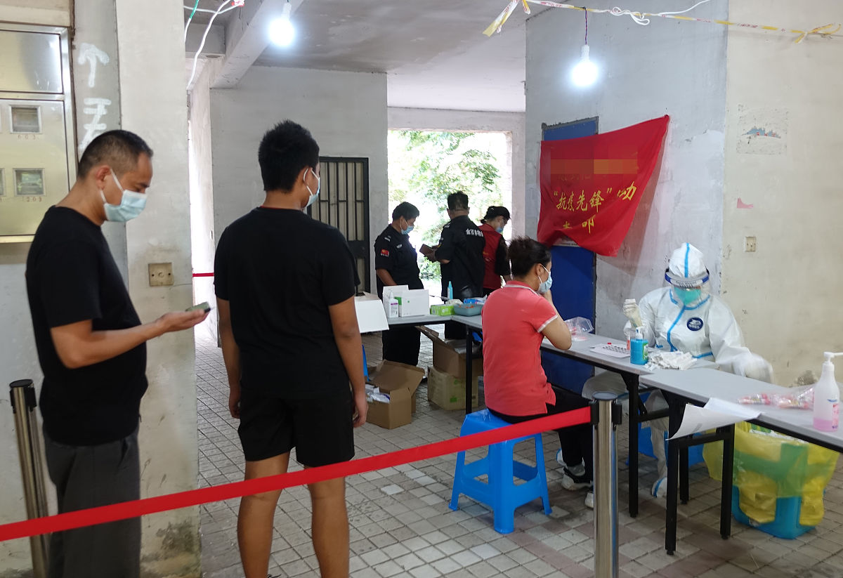 大学生体测急救亭防护措施：保障安全，守护健康
