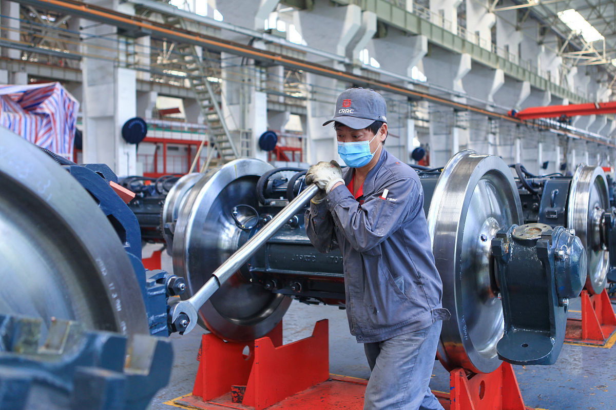 学生 中车戚墅堰机车有限公司观摩实习牵引电机车间过程日志记录 1000字