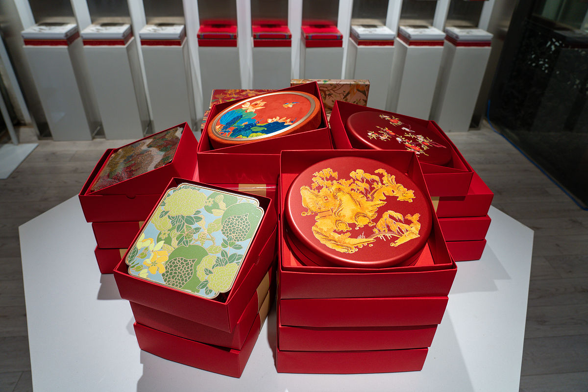 帮我在小红书写一篇种草万寿斋月饼礼盒的文案带表情可爱活泼的语气50字