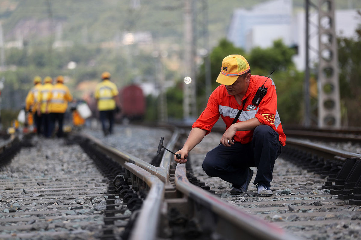 初高中生成绩不是很好到成都铁路学校学习如何