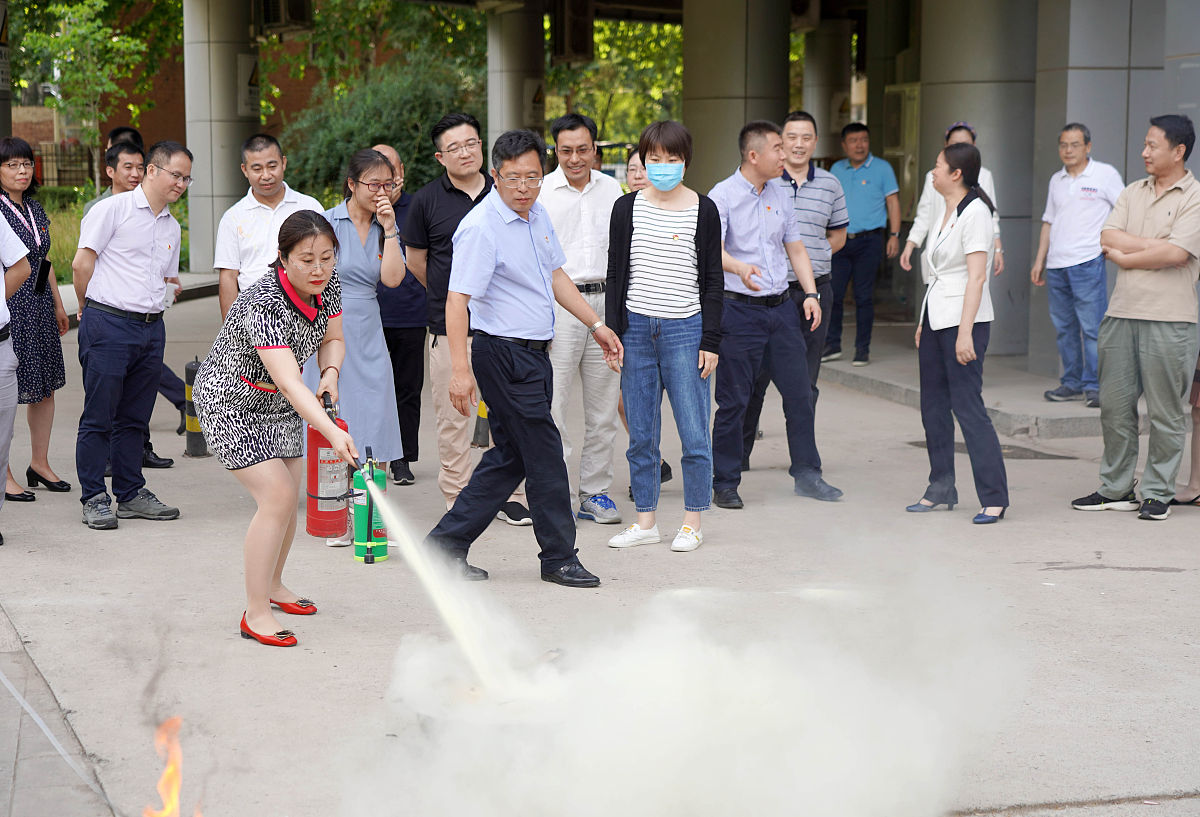 昆明重点公办学校 | 高铁学校 | 航空管理学校 - 云南省优质教育选择