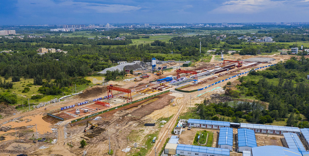 translate to chinese.Wherever possible, the Developer commits to benefiting the development of Uganda through the Rupa Mine Project.