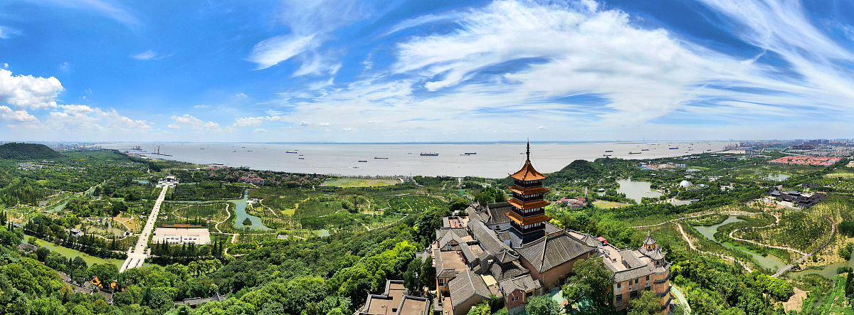 2019年8月1日,无人机航拍江苏南通狼山国家森林公园美丽景色.