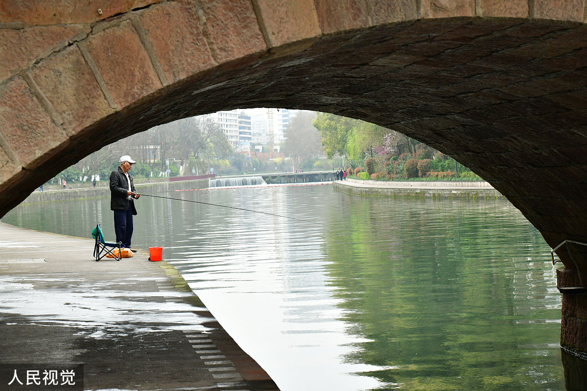 遵义读高中好还是读中专学校好