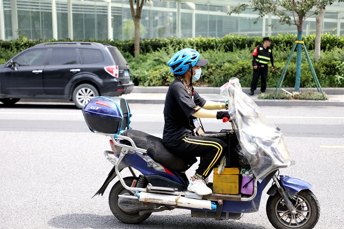 佛山市电动摩托车政策执行现状分析：成效与挑战并存