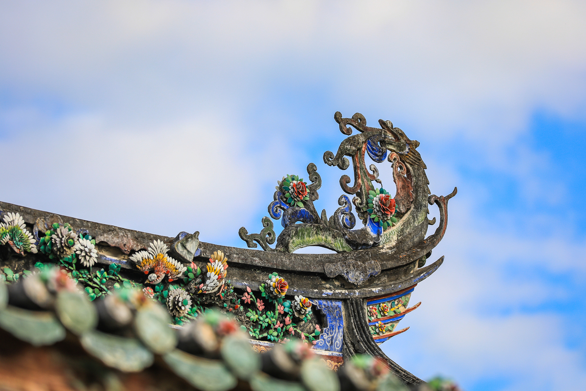 广东特色: 锅耳屋建筑与美味小吃鸡公榄