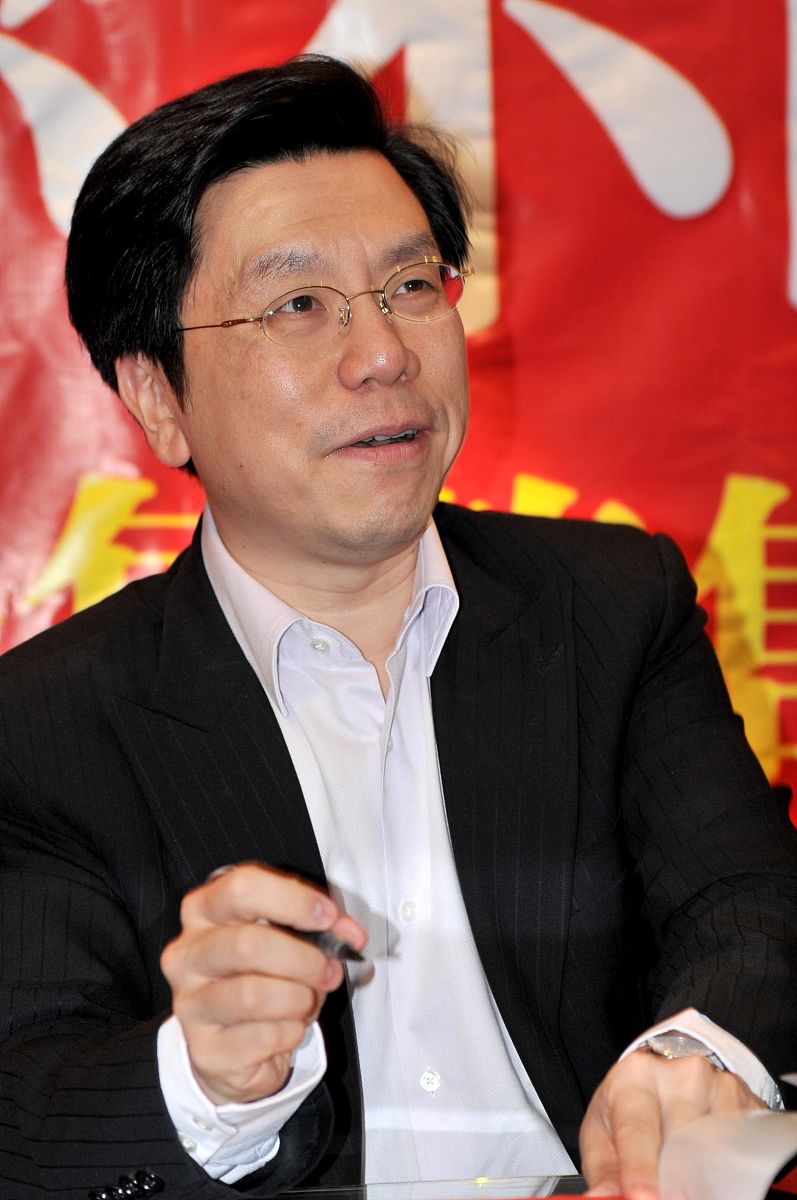 2009年10月18日,创新工场董事长兼首席执行官李开复博士携自传《世界