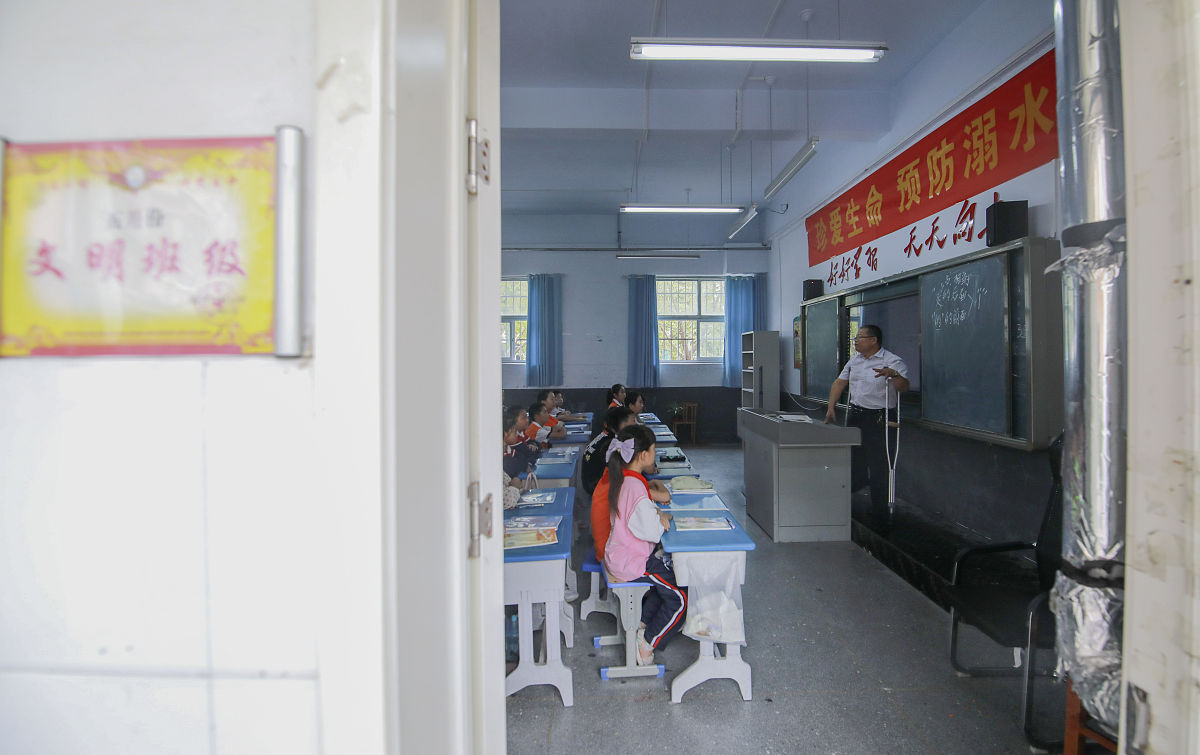 蓝山县职业中专学校2020年宿舍条件及教学设施升级