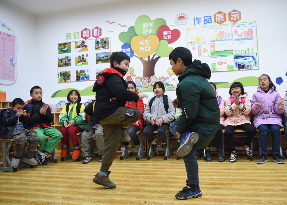 论述家庭和幼儿园双方在幼小衔接工作中家庭和幼儿园家园共育模式不具双向性不少于300字。