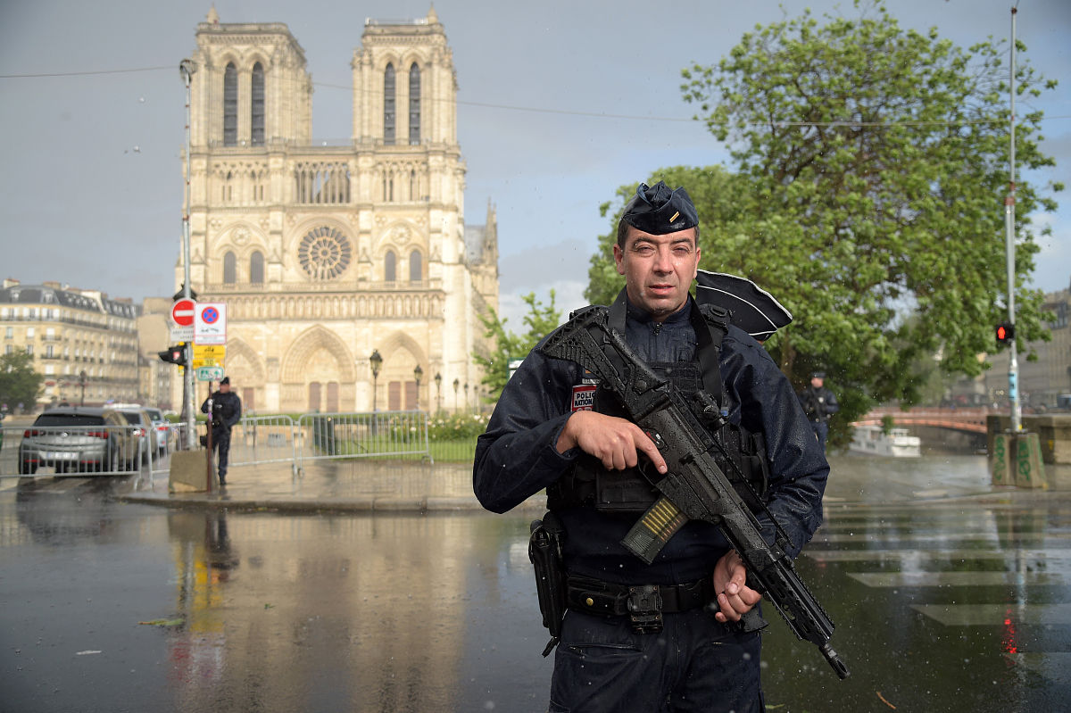 洛阳旅游学校2023年招生报名指南：招生计划、专业设置、报名时间等信息