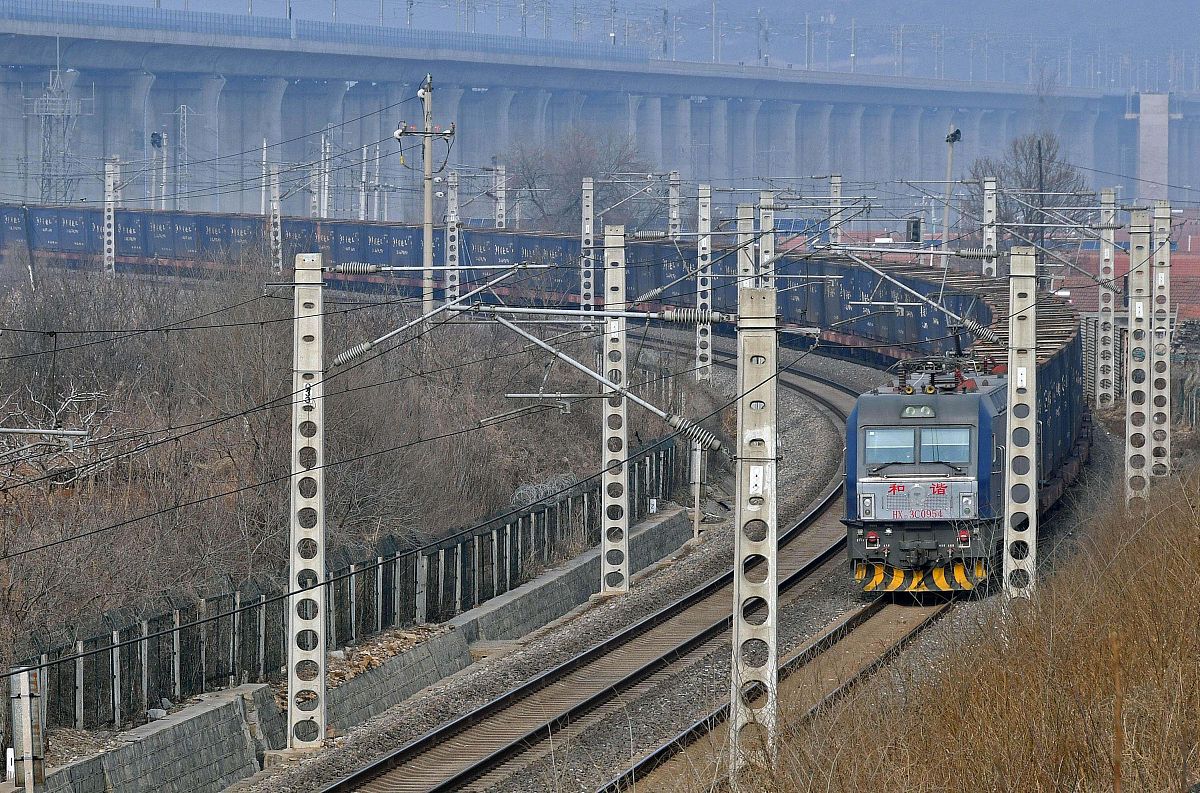 安庆石化铁路年度运输总量逼近200万吨，铁路学校分享成功经验