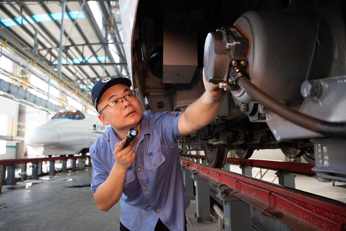 初中没毕业能当火车司机吗？机会和挑战并存