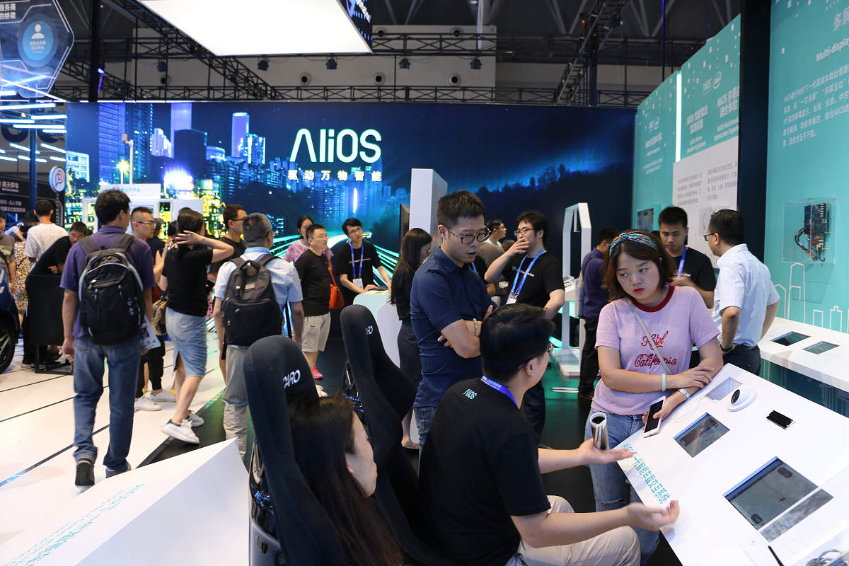 拟定在重庆的景区开设一个以景区自身为主题的大型博览会请对重庆及其区县城市所有旅游景区做出SWOT分析并选出最适合的景区