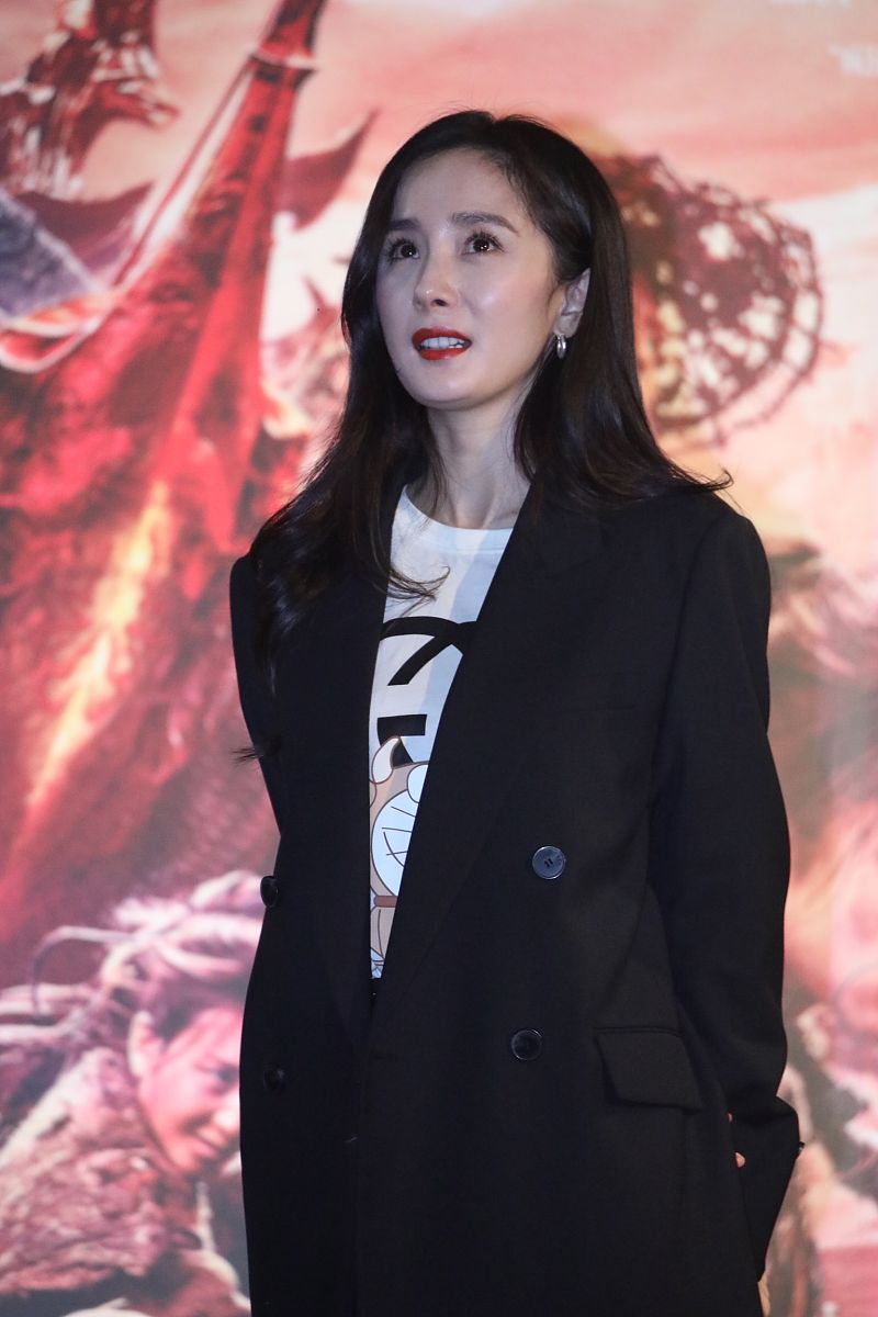 2021年2月25日,上海,杨幂现身《刺杀小说家》路演.杨幂