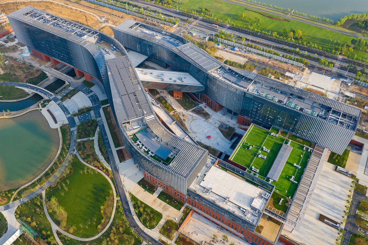 合肥2022年读中专还是高中好？ - 详细分析与建议