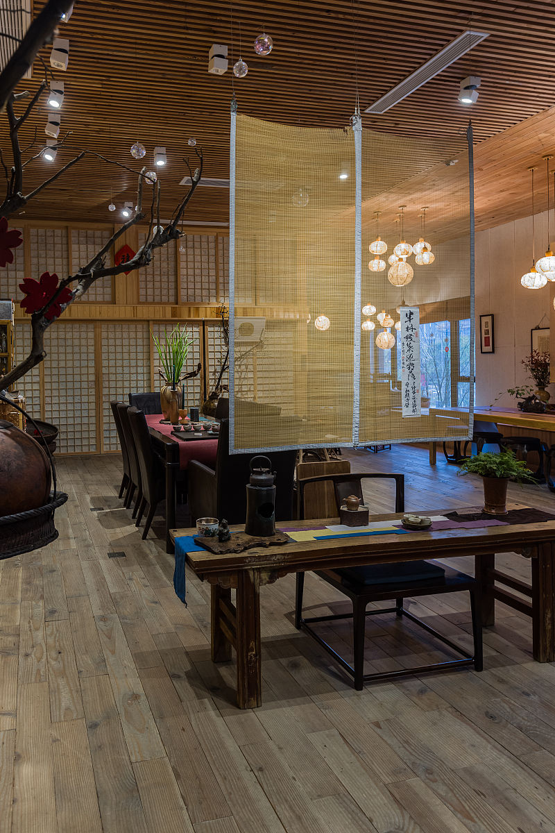 日式餐饮空间设计中的灵物之美：打造宁静用餐体验