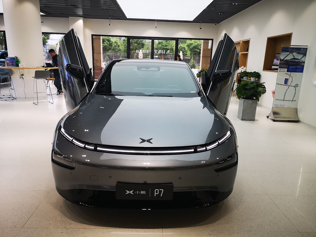 对比下小鹏P7 、