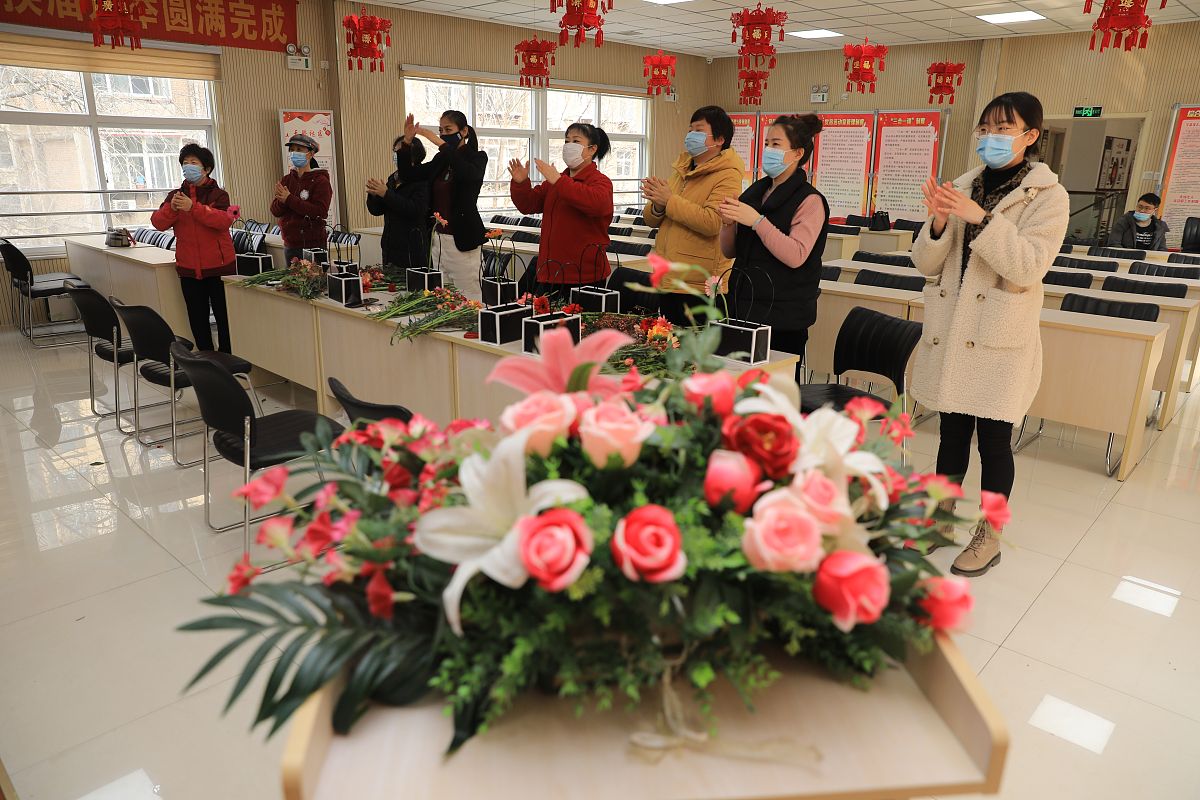 飞花令游戏：花落花开，满地诗情