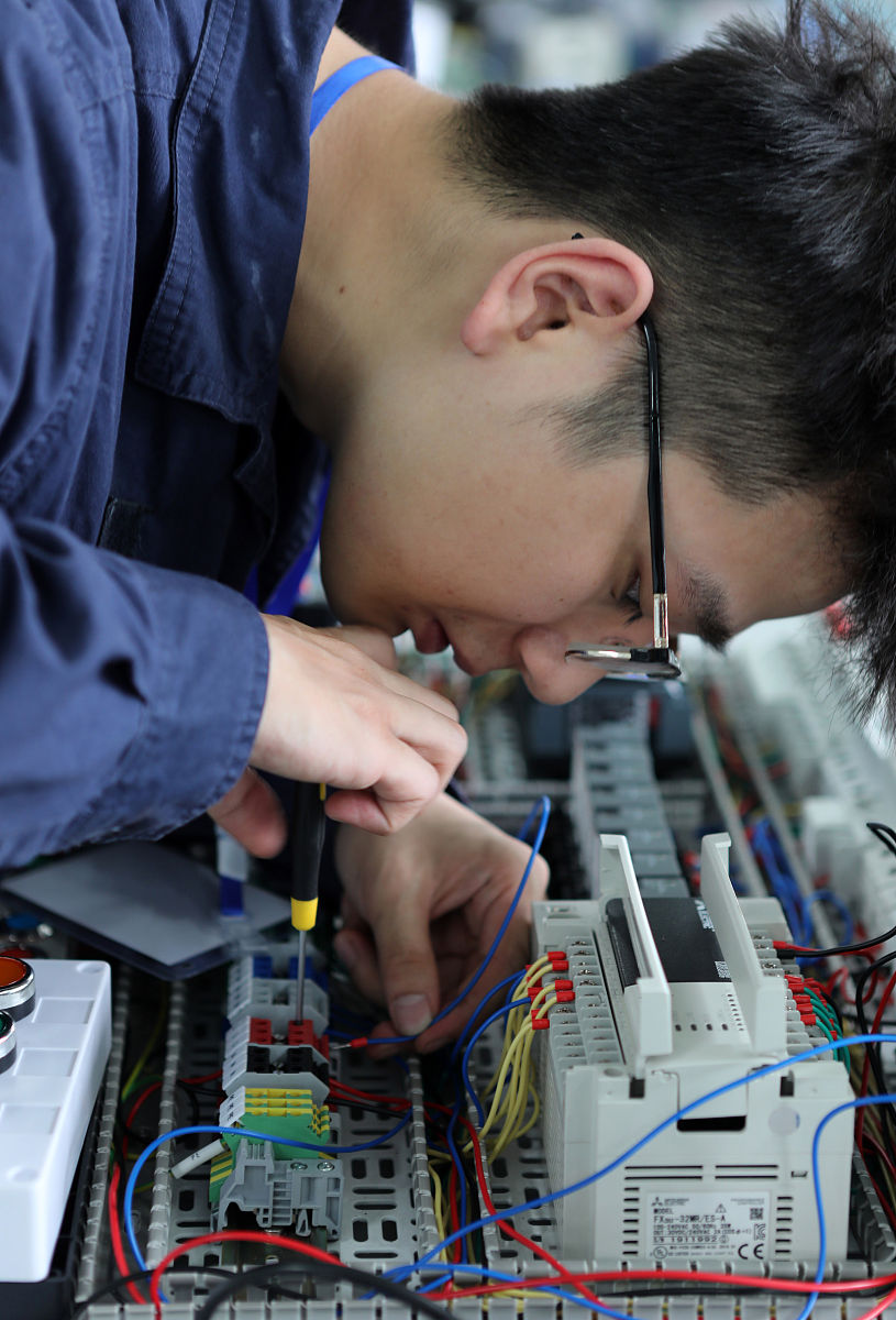 2023年报读电子电器应用与维修专业：全面解析