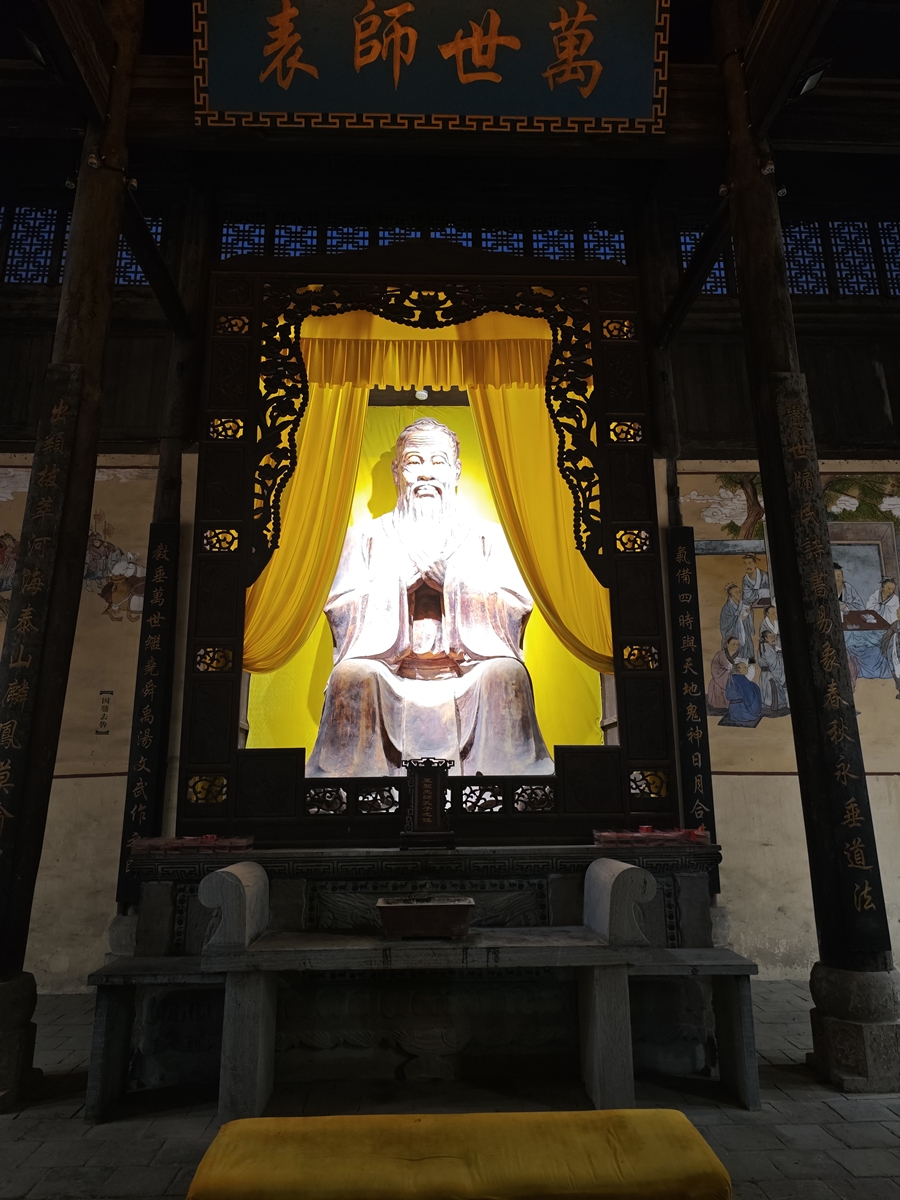 湖南长沙太上老君庙：全国最大手持拂尘太上老君像