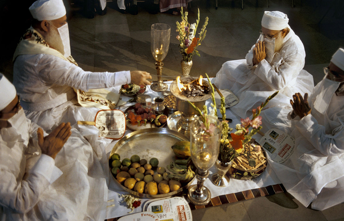 reli<strong>g</strong>ious ceremony, india.