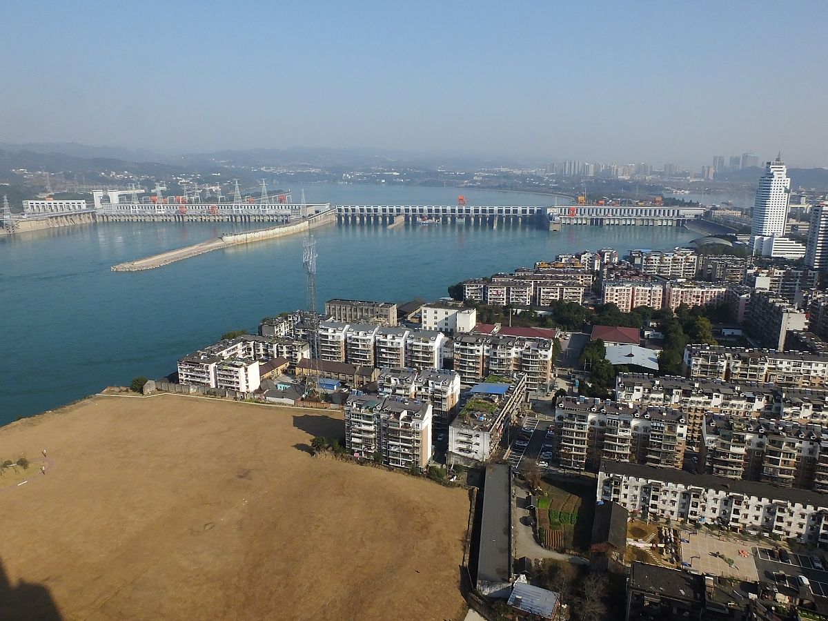 2021年1月8日,湖北宜昌,葛洲坝电站.