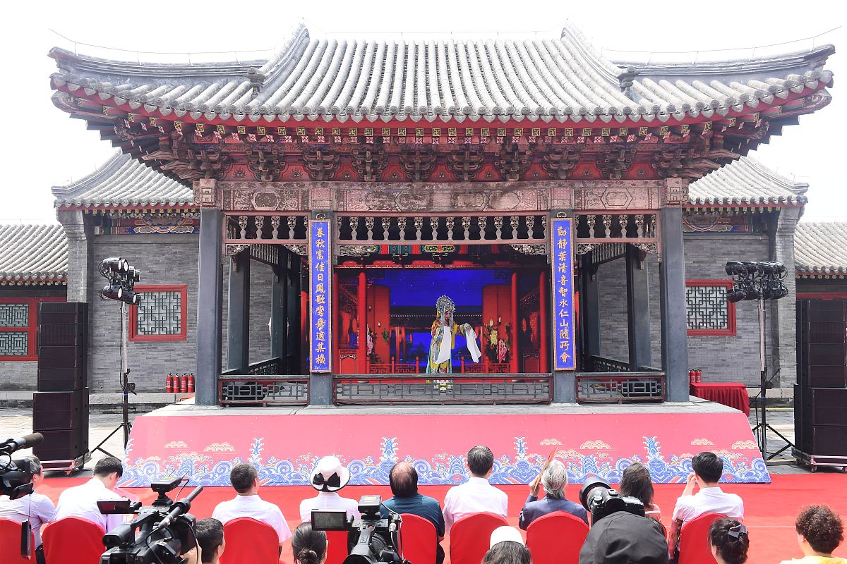 《我在故宫修文物》观后感：传承文化，感悟人生