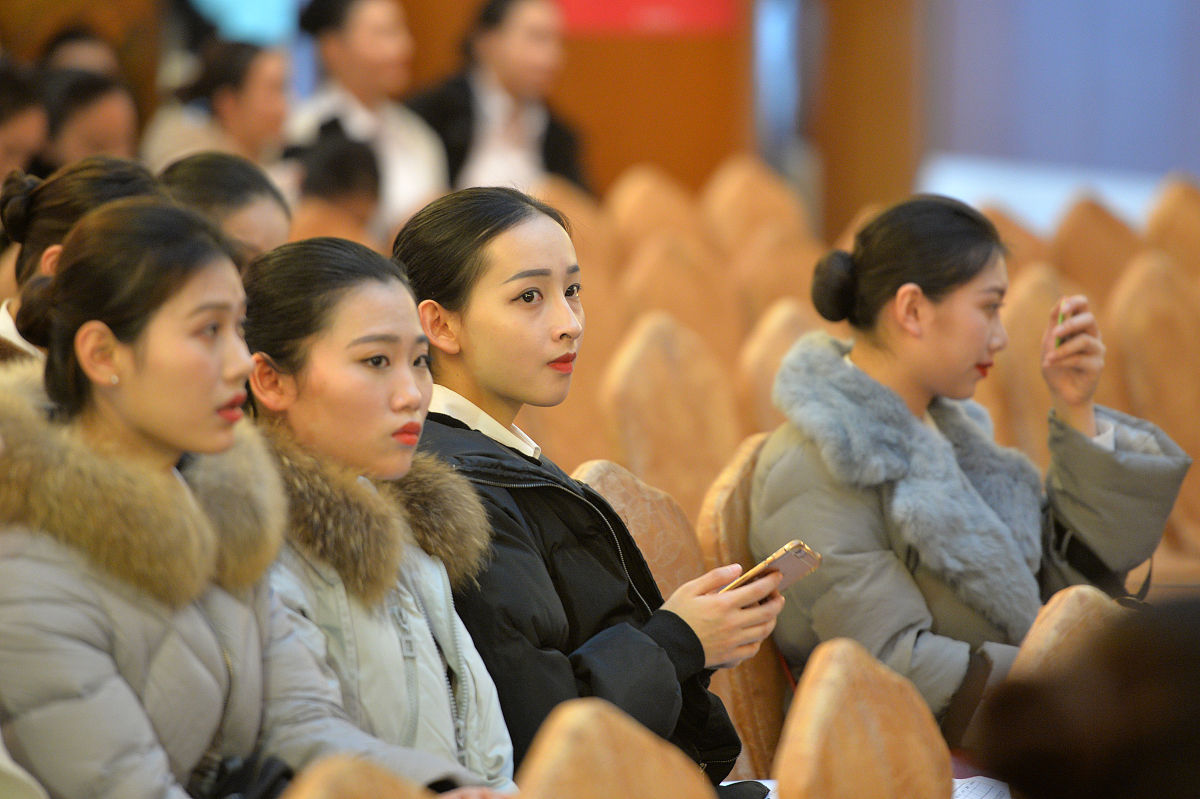 贵阳航空学校：有疤痕可以报考空乘专业吗？