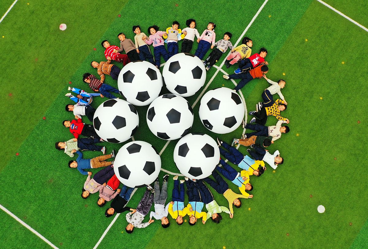 写一篇幼儿园教案主题是我爱运动