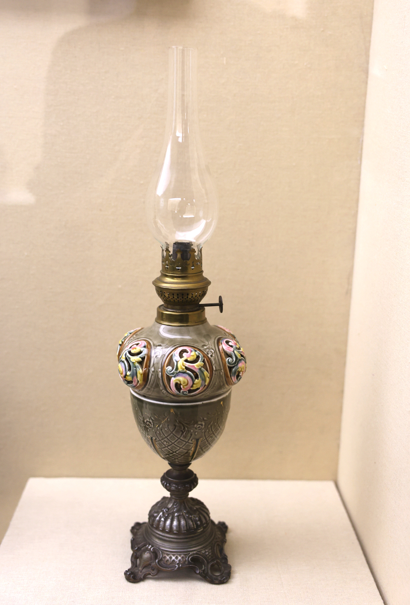 介绍一下灯的发展历史和灯的作用